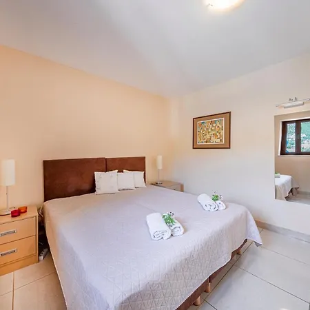 Apartment Vala *